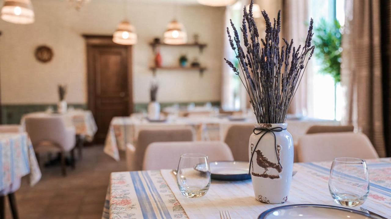 7 Boutique Hotel Öskemen Buitenkant foto